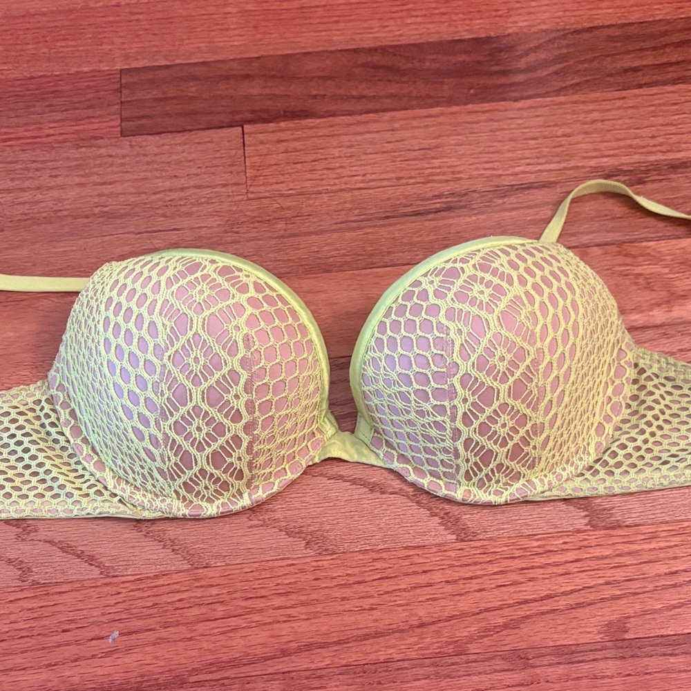Lace Underwire Bra in Yellow